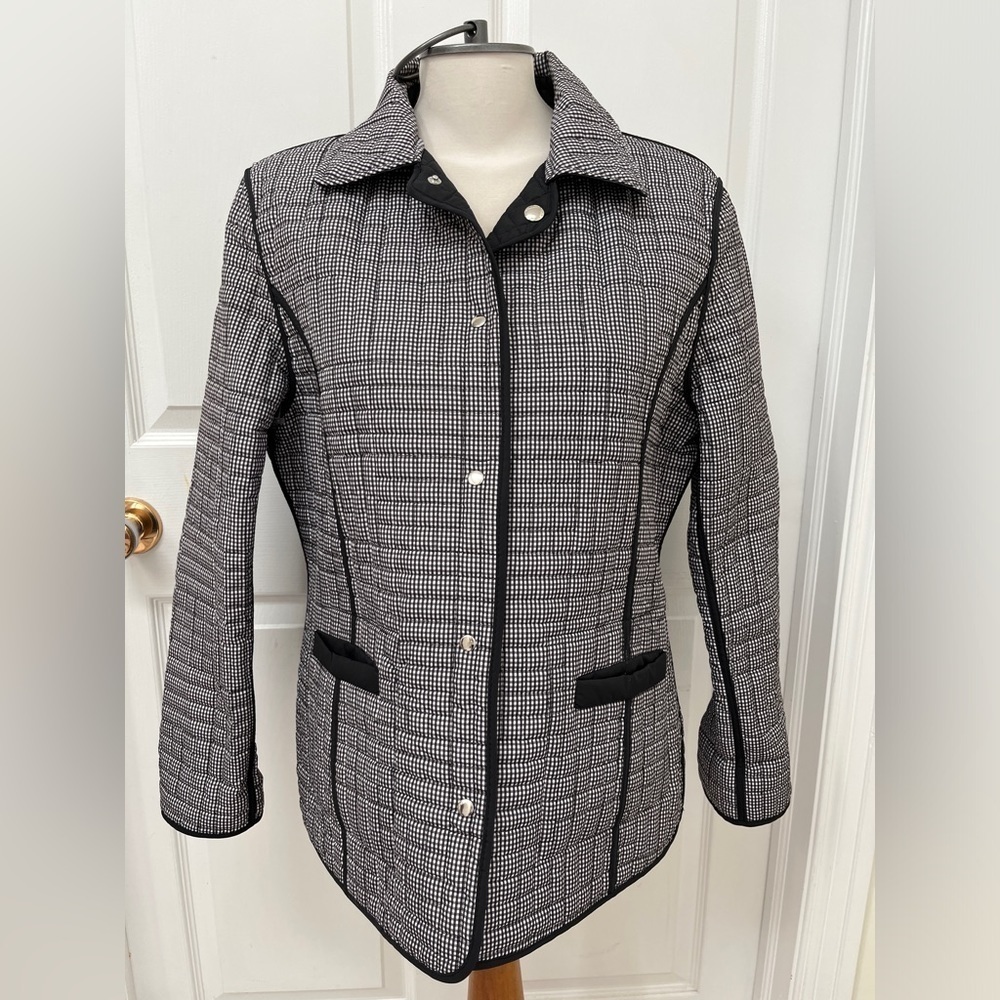 Marcona Checkered/Black reversible lightweight spring jacket size large.